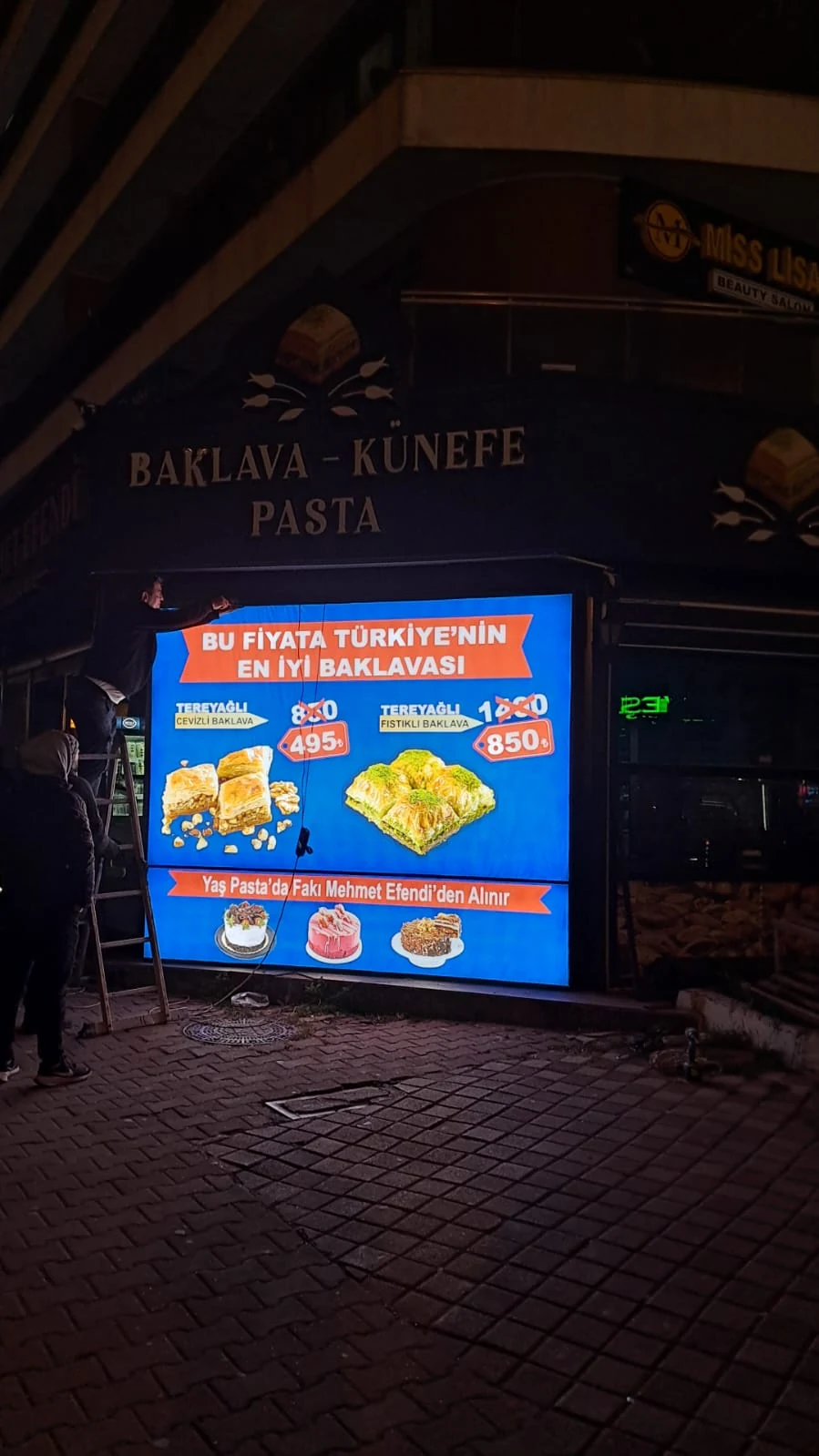 Işıklı vitrin lightbox uygulaması gerçek saha uygulaması